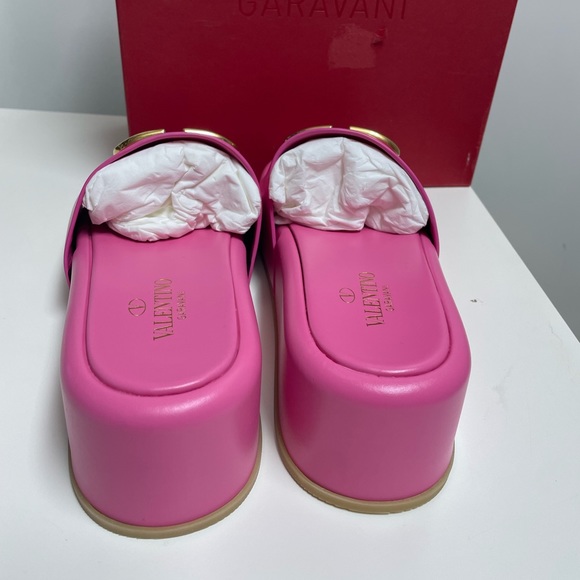 Valentino Garavani
Leather Platform Logo Slides - Picture 3 of 11